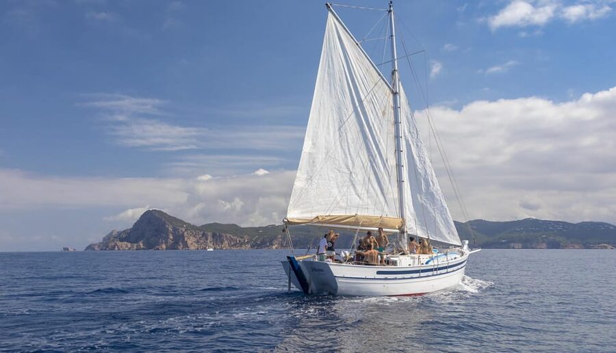 Ibiza: Private Sailboat with Premium Open Bar, Food & Music - Cala Bassa: 75 minutes for swimming and tapas