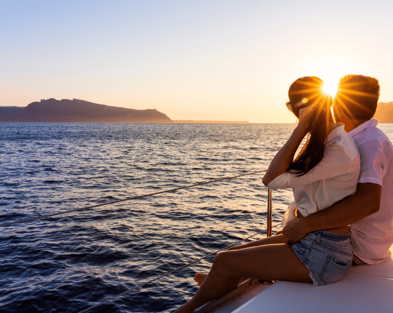 Ibiza: Sunset Private Sailboat with Tapas & Premim Open Bar - Cava and sunset near Café del Mar