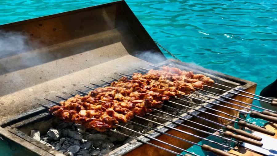Ile Aux Cerfs Catamaran Trip w/ Lunch, Drinks & Transfer - Why this east-coast day works well