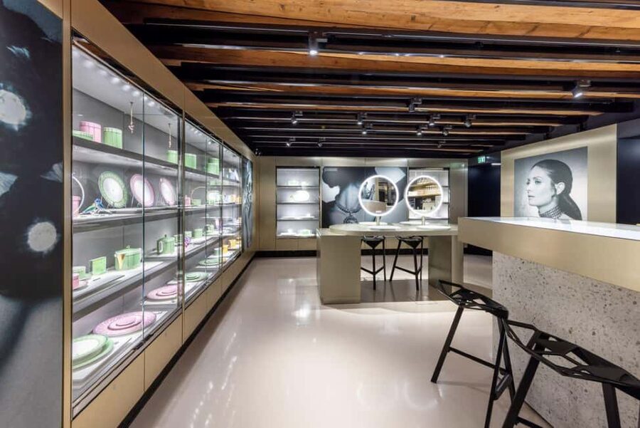 Innsbruck: Swarovski Exclusive Guided Tour with Drink & Gift - The Cascade chandelier and the upper floor