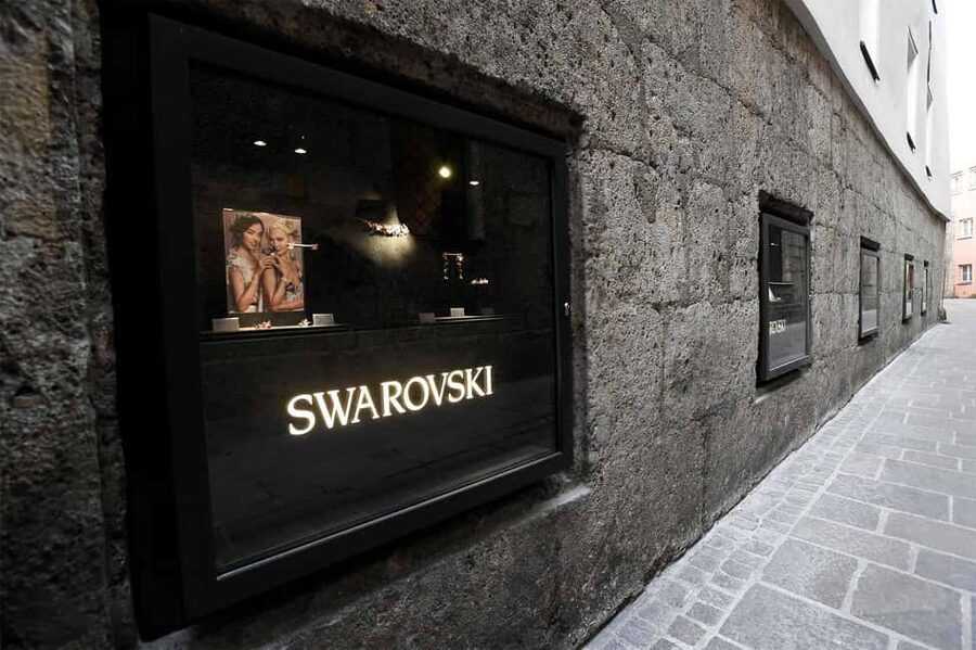 Innsbruck: Swarovski Exclusive Guided Tour with Drink & Gift - Is $14 a good price?