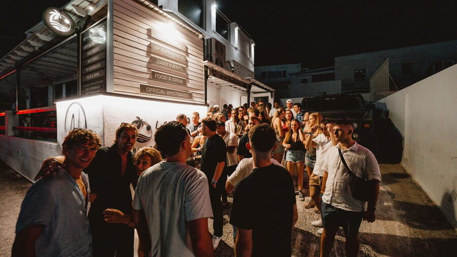 Ios: Pub Crawl with 5 Venues, 5 Shots, and 5 VIP Entrances - What VIP entry changes for your evening