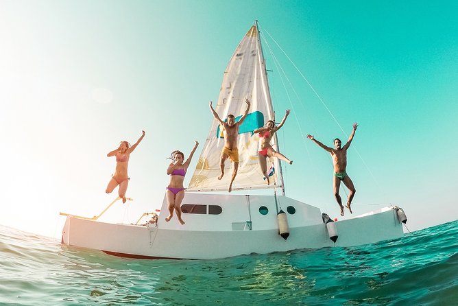 Isla Mujeres adventure by Catamaran. Snorkel, open bar and lunch - The open bar and what it really includes