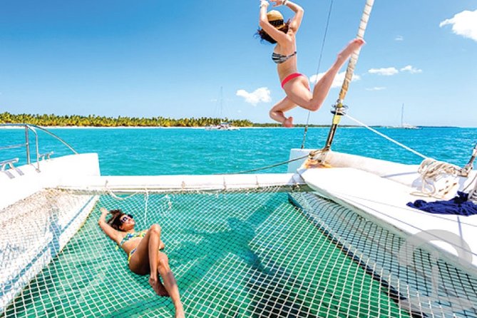 Isla Mujeres adventure by Catamaran. Snorkel, open bar and lunch - Isla Mujeres town, shopping, and the beach club