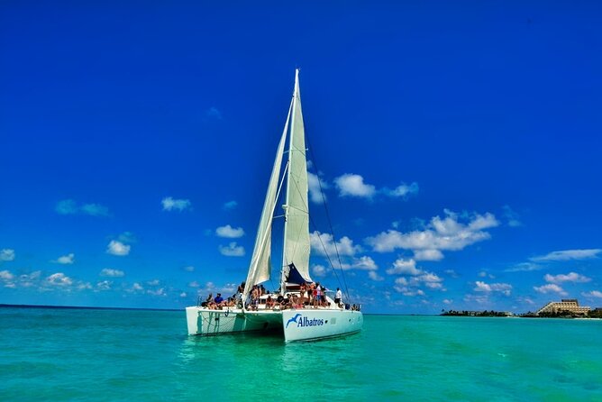 Isla Mujeres Catamaran Sailing Experience with Lunch & Open Bar - Free time in downtown Isla Mujeres