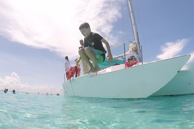 Isla Mujeres Catamaran Tour from Cancun with snorkel and Open Bar - Forty-five minutes of snorkeling at El Meco