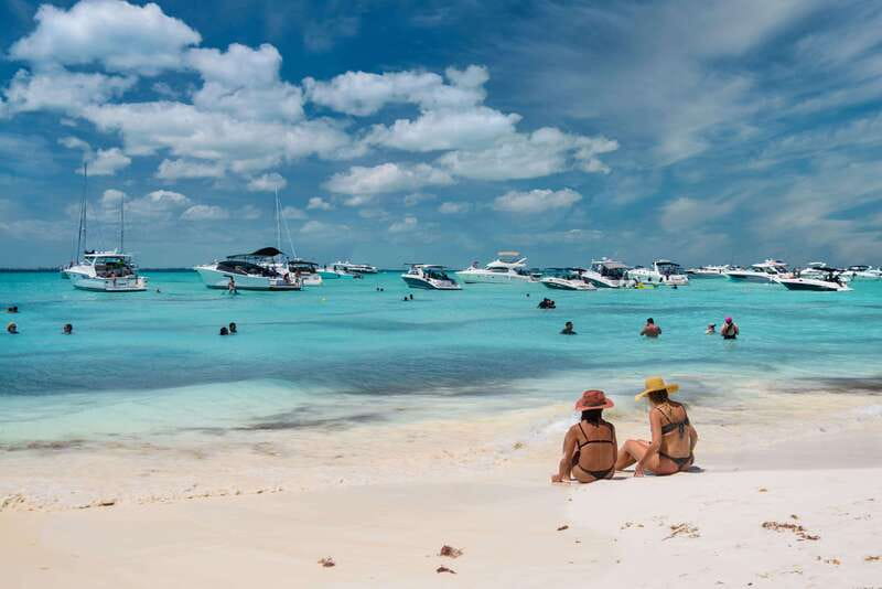 Isla Mujeres: Catamaran with Open Bar, Snorkeling and Lunch - Playa Norte and the beach-club stop