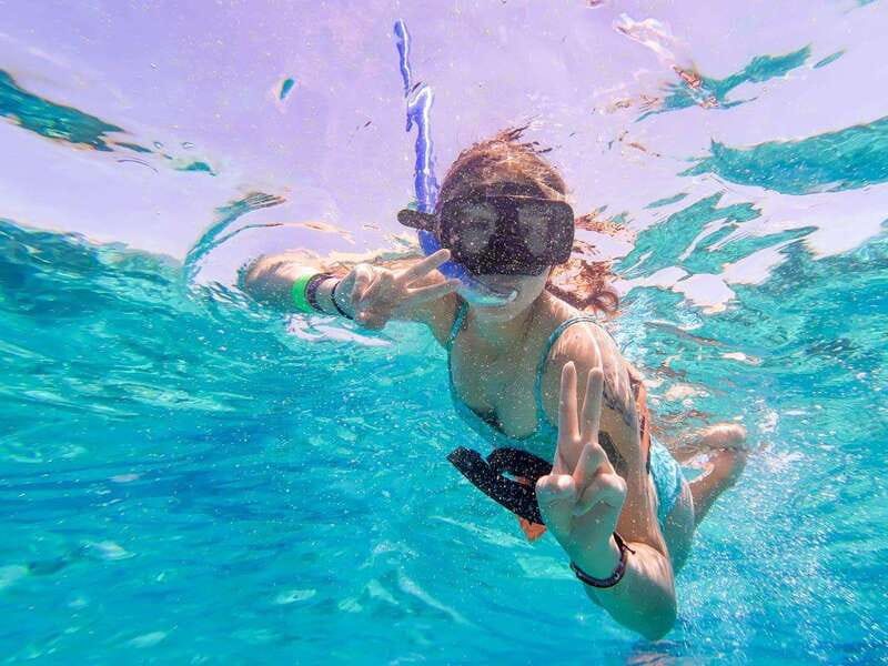 Isla Mujeres: Catamaran with Open Bar, Snorkeling and Lunch - Two hours to see more of Isla Mujeres