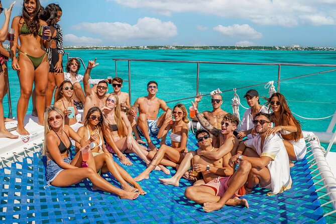 Isla Mujeres Cruise with Beach Club, Snorkel, Lunch and Open Bar - The first cruise and the open bar
