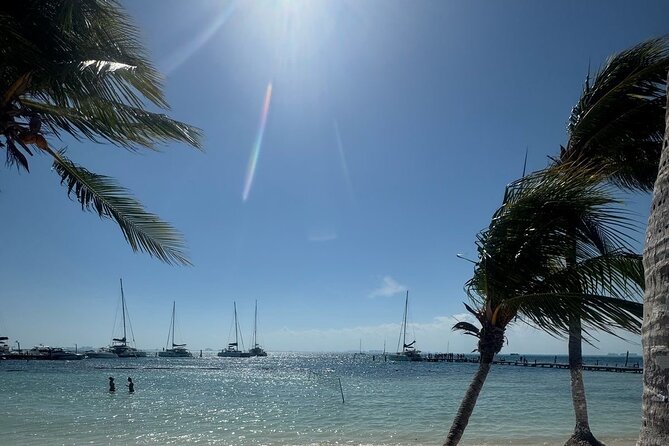 Isla Mujeres Plus Tour with Snorkeling Buffet and Open Bar - Comfort, group size, and practical limits