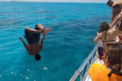 Isla Mujeres Tour with Open Bar Food and Snorkeling