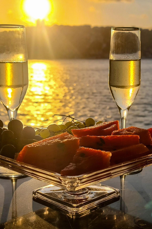 Istanbul: Bosphorus Sunset Cruise with Drinks & Snack - Why a Bosphorus sunset cruise works so well
