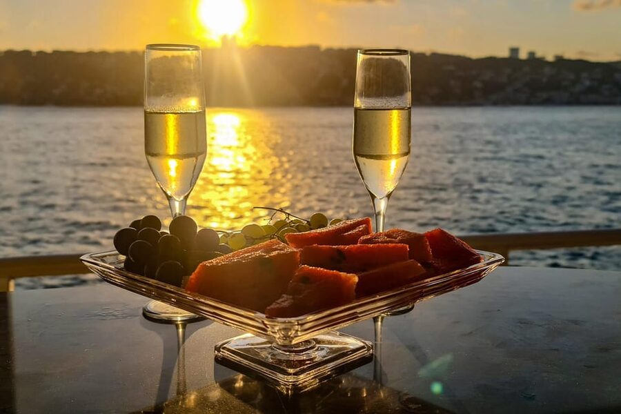 Istanbul: Bosphorus Sunset Cruise with Drinks & Snack - Rumeli Fortress and the narrow northern passage