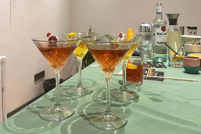 Istanbul: Cocktail Workshop with Galata Tower View - A cocktail class with Galata Tower in the frame