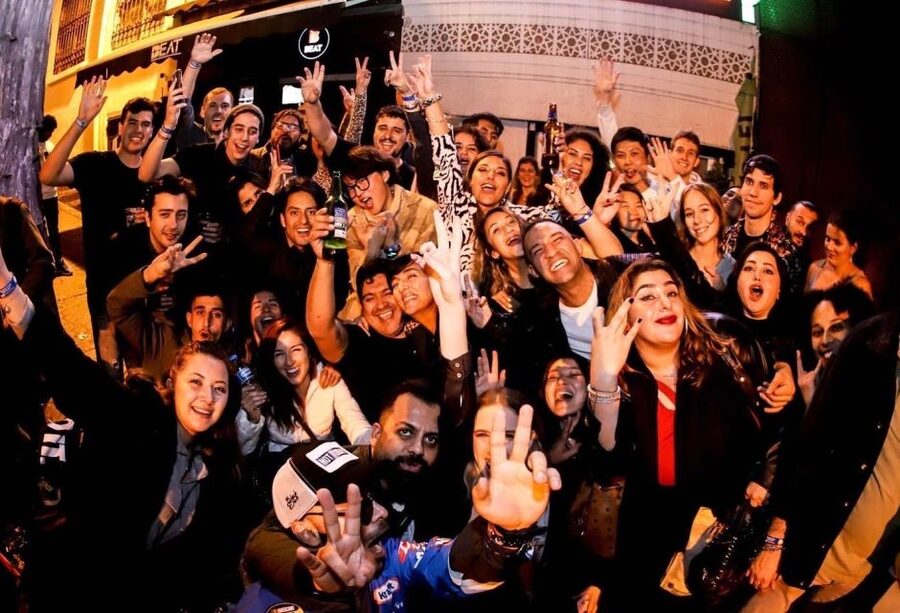 Istanbul: Party Pub Crawl with Party Bus - The party bus is the memorable transfer