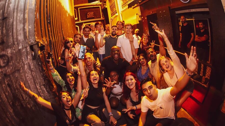Istanbul: Rooftop Pub Crawl with Party Bus - Guide support is a major part of the value