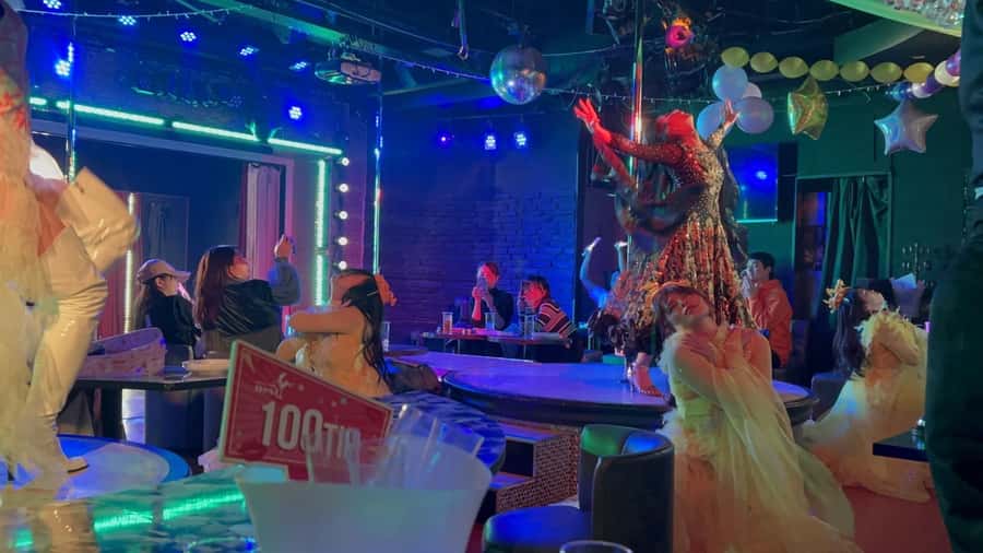 Kabukicho bar hopping & grab a bite tour - What the $96 price really covers
