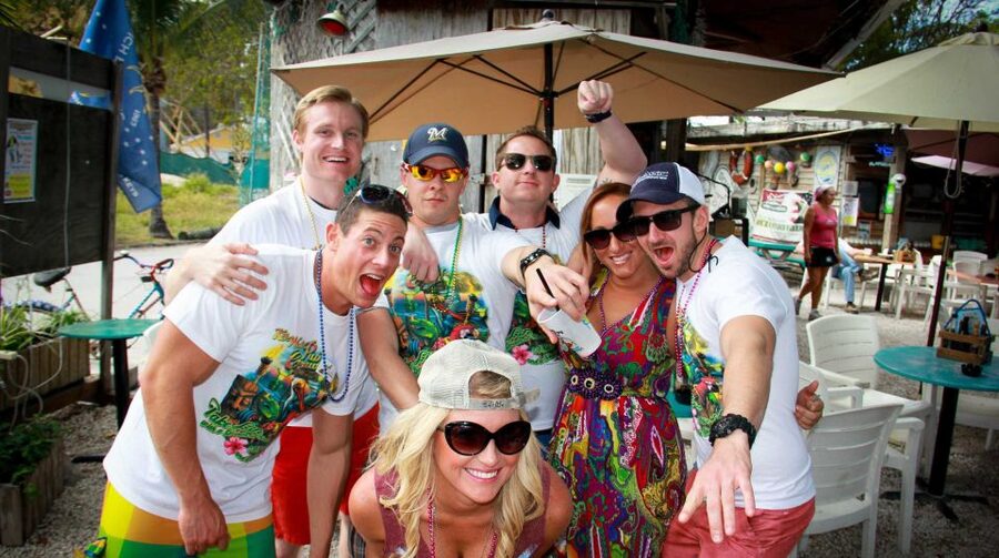 Key West: 2.5-Hour Duval Street Pub Crawl - Walking the first stretch of Duval Street