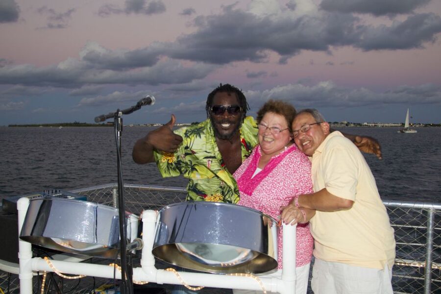 Key West: Sunset Dinner Cruise with Open Bar & Live Music - Open bar drinks and the social mood