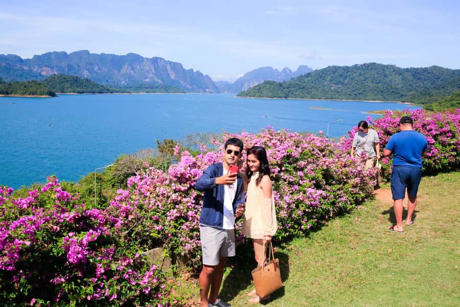 Khao Lak: Cheow Lan Lake Romantic Sunset Cruise with Drinks - Who should book this Cheow Lan Lake trip?