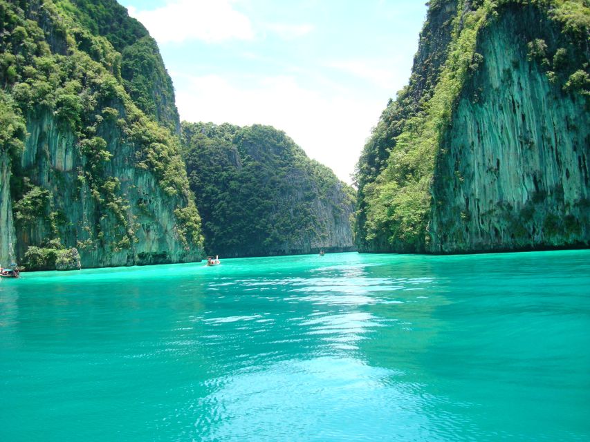 Koh Phi Phi: Captain Bob's Private Booze Cruise - Viking Cave and the first chance to snorkel