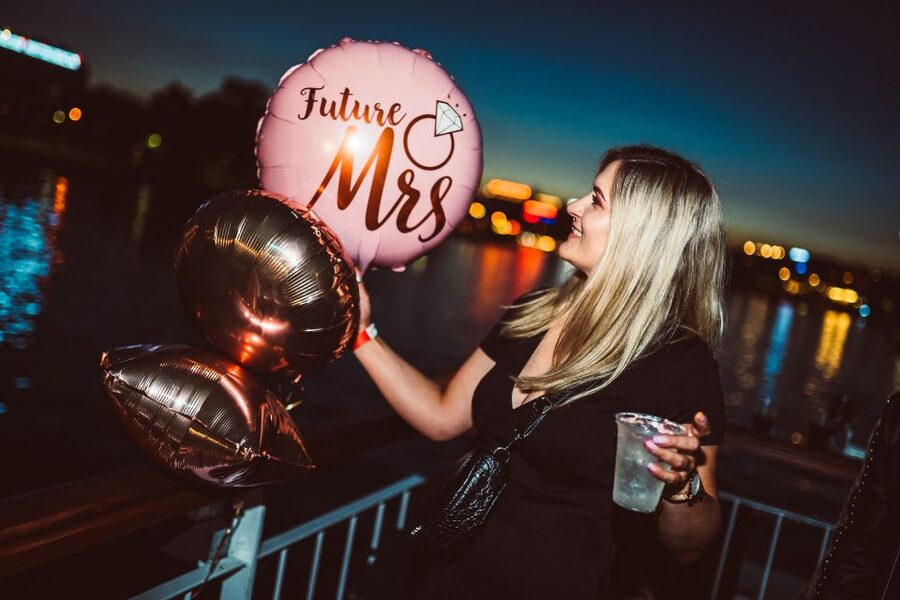 Krakow: Boat Party with Unlimited Drinks - From Four Music Club to Coco Music Club