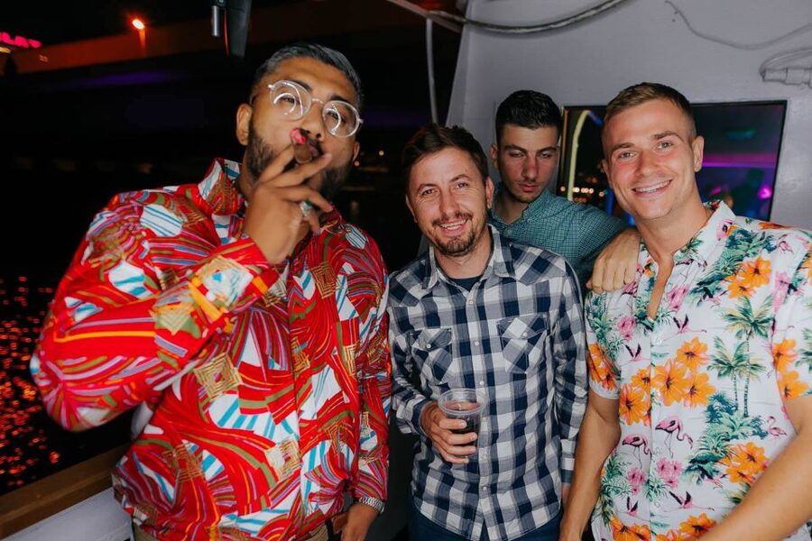 Krakow: Boat Party with Unlimited Drinks - What the two-hour cruise actually includes