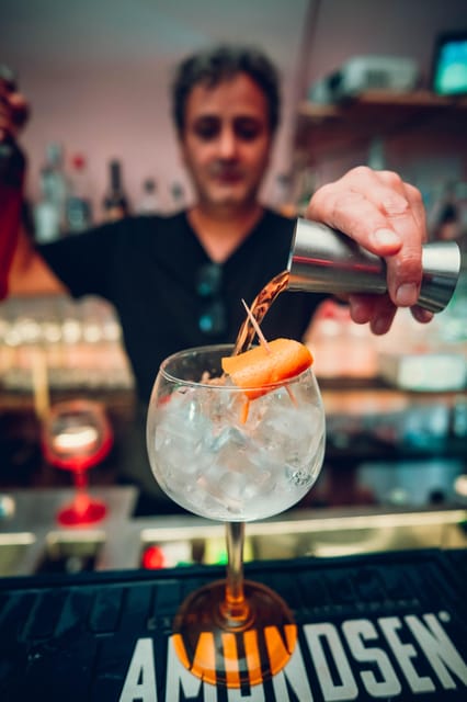 Krakow: Bottomless Brunch with 3-Course Meal and Drinks - Hosts who help carry the atmosphere