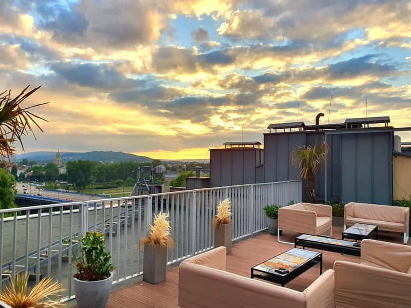 Krakow: Hidden Rooftop Bar Reservation with 1 Cocktail - Key points at a glance