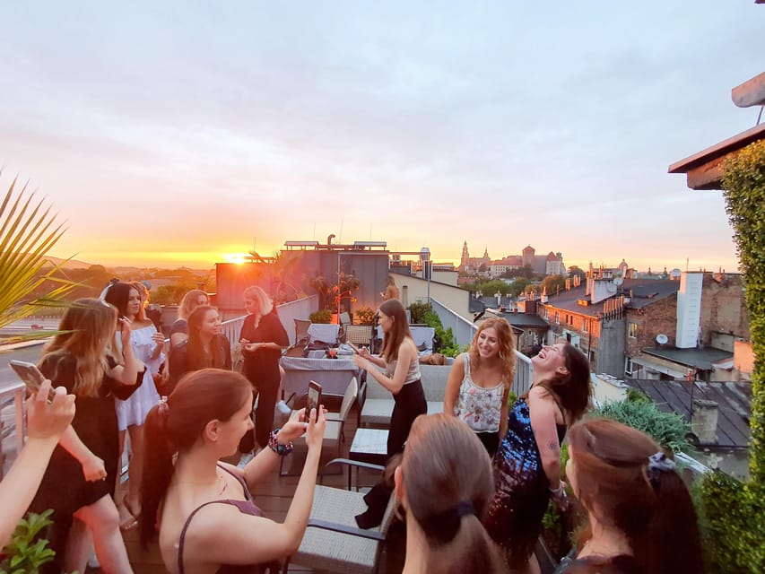 Krakow: Hidden Rooftop Bar Reservation with 1 Cocktail - Should you book the SIX rooftop bar?