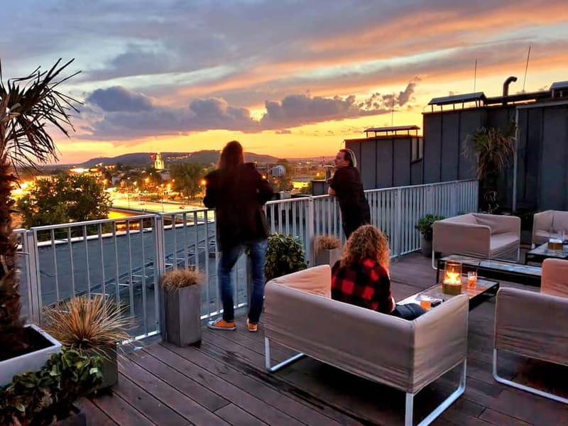 Krakow: Hidden Rooftop Bar Reservation with 1 Cocktail - Finding SIX above the Jewish Quarter