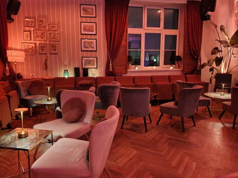 Krakow: Hidden Rooftop Bar Reservation with 1 Cocktail - Sunday music with M.Drums and a pianist