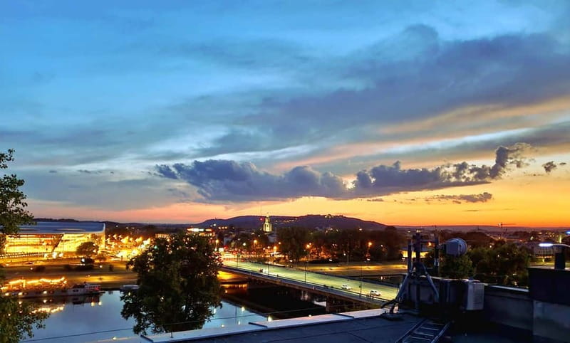 Krakow: Hidden Rooftop Bar Reservation with 1 Cocktail - How the two-hour reservation works