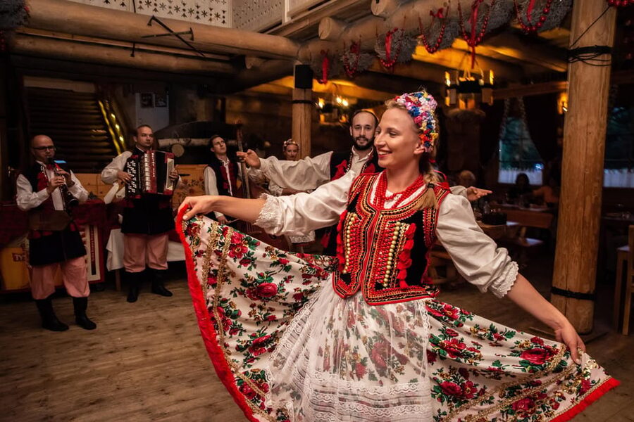 Krakow: Polish Folk Night with Dinner and Unlimited Drinks - A Polish evening built around food and folk dancing