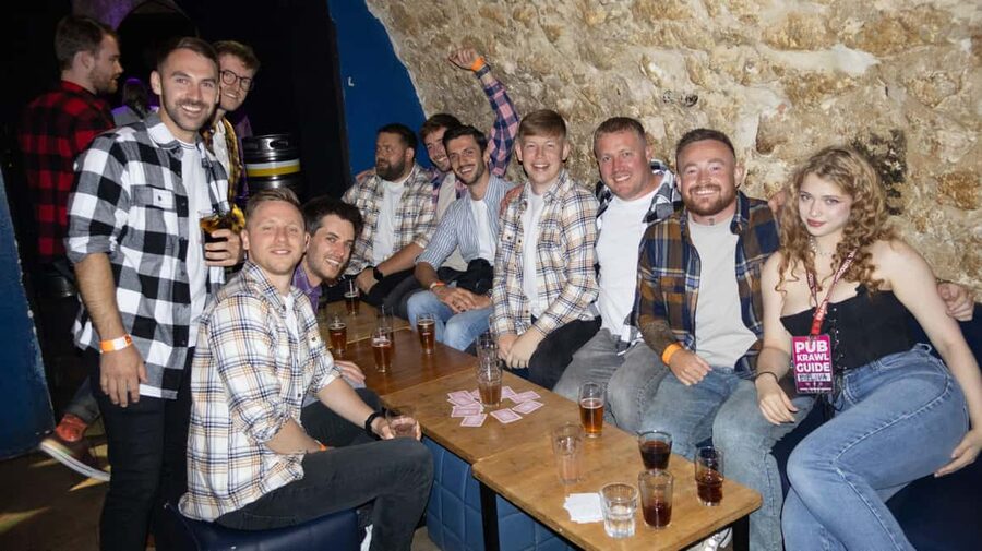 Krakow: Pub Crawl 1H Open Bar, VIP Entry & Welcome Shots - Why the $31 price can work