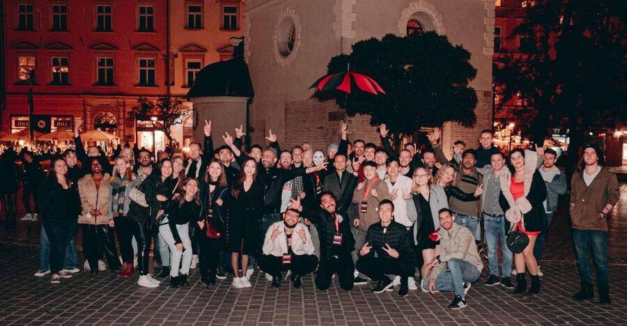 Krakow: Pub Crawl with 1 Hour of Unlimited Alcoholic Drinks - The first hour: unlimited drinks, games, and a magic show