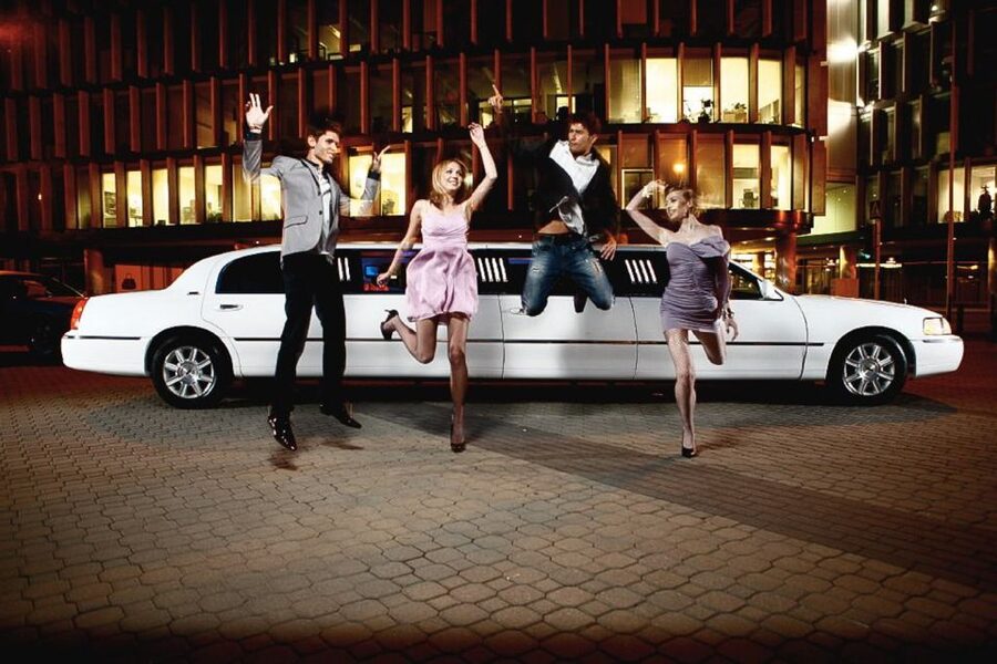 Kraków: VIP Limo Party Tour with Drinks & Club Entry - Key points at a glance