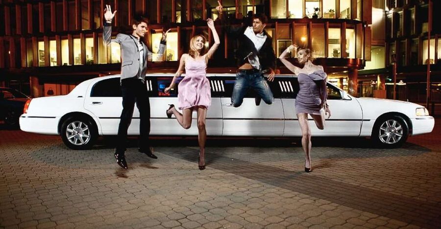 Kraków: VIP Limo Party Tour with Drinks & Club Entry - Booking advice for a smooth night
