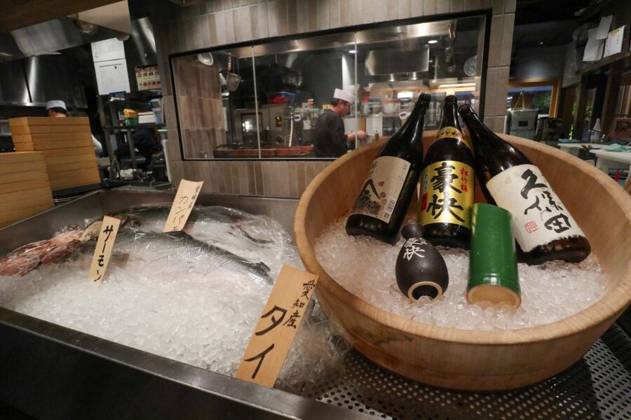 Kyoto : Bar Hopping Tour in Pontocho Alley at Night - Food restrictions, smoking, and comfort