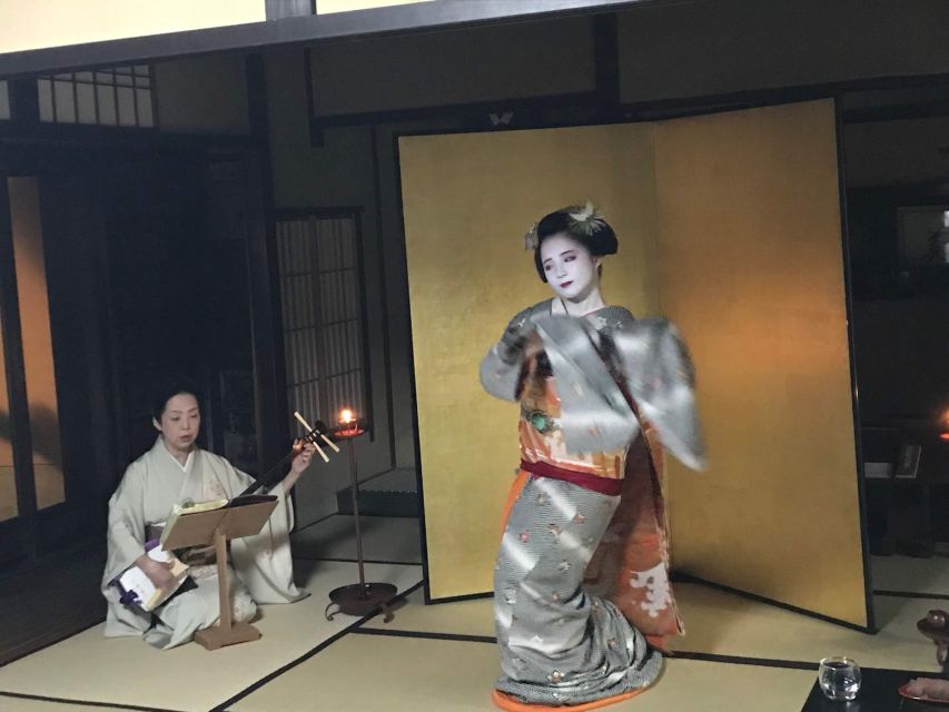 Kyoto: Maiko Happy Hour at a Historic Machiya - Traditional party games and time for questions
