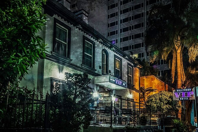 LA Ghosts Boos and Booze Haunted Pub Crawl - The guide can make or break the night