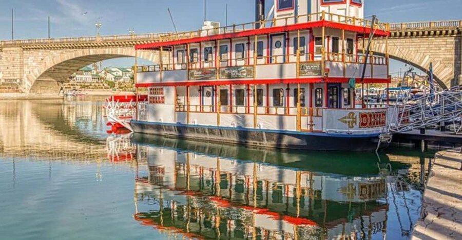 Lake Havasu: Sunset Cocktail Cruise on Paddle Wheeler - Seeing London Bridge from Lake Havasu