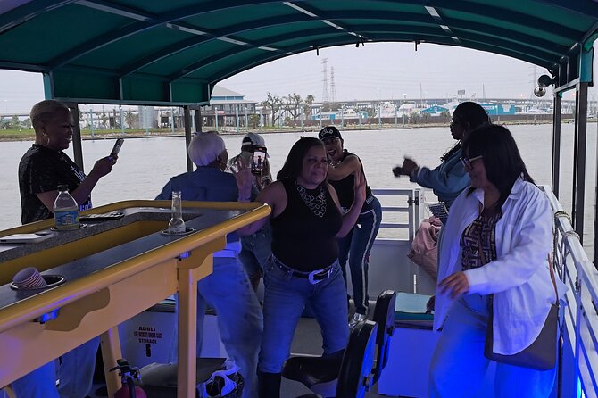 Lake Travis Party Boat and Swimming - Key points to know before you book