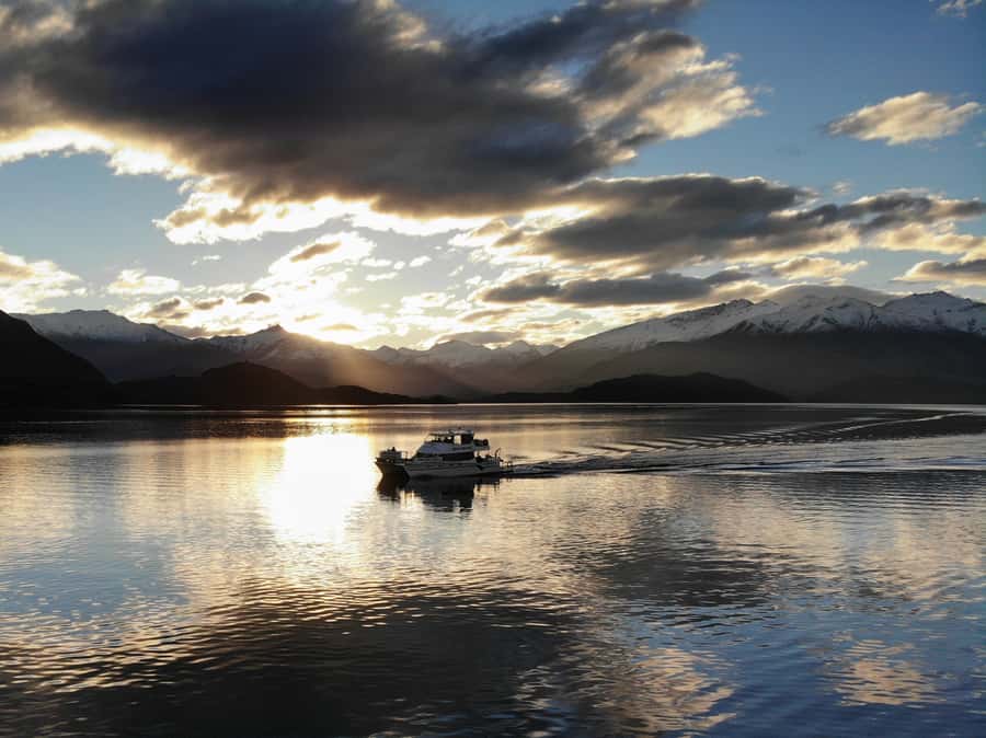 Lake Wanaka Happy Hour Cruise - Is NZ$38 Good Value?