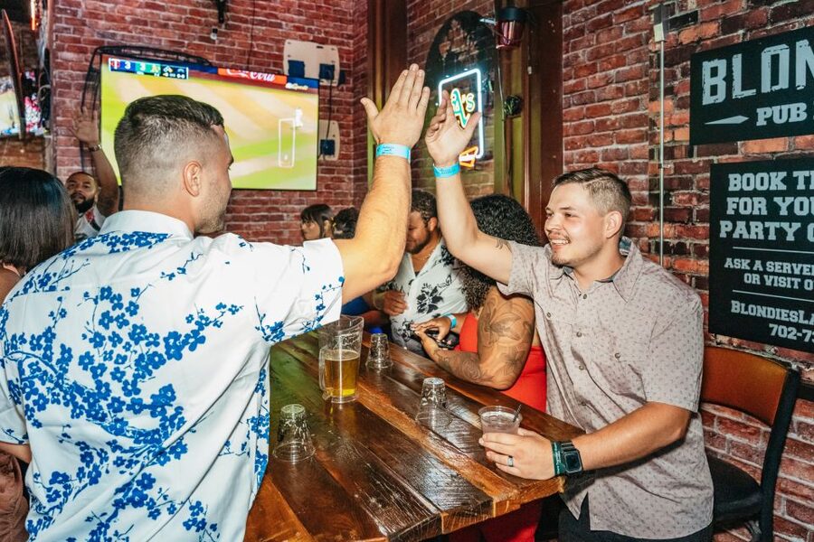 Las Vegas: Club Crawl and Party Bus with Free Drinks - The 30-Minute Party Bus Ride