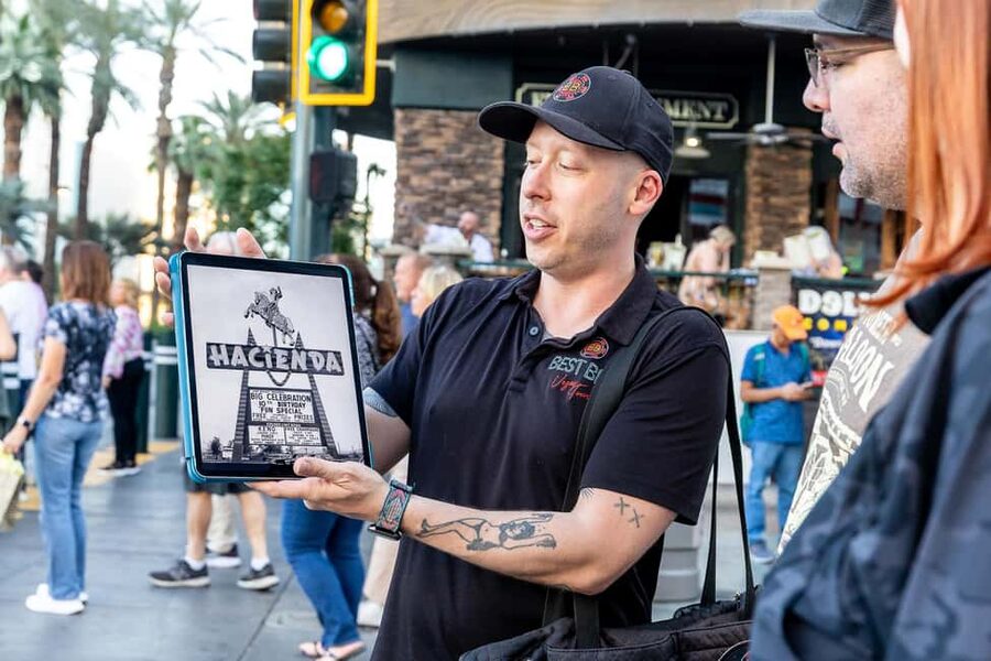 Las Vegas: Fremont Cocktail Crawl & Guided Walking Tour - What $99 buys you