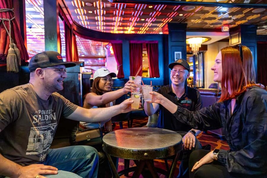 Las Vegas: Fremont Cocktail Crawl & Guided Walking Tour - Starting at the Plaza Hotel and Casino