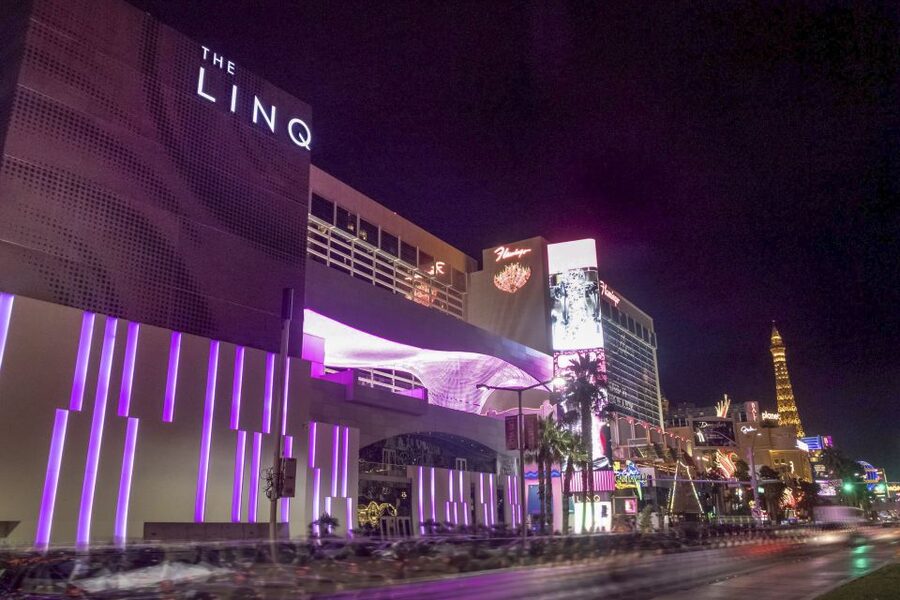 Las Vegas: High Roller Entry Ticket with In-Cabin Open Bar - Who will enjoy this experience most