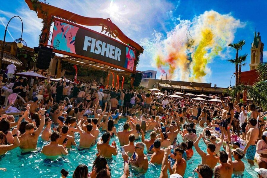 Las Vegas: Pool Party Crawl by Party Bus - The four-hour route through Vegas daylife