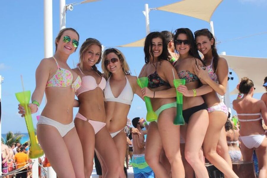 Las Vegas: Pool Party Crawl by Party Bus - Timing and practical planning